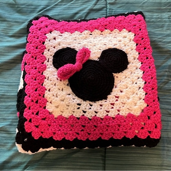 Crocheted Baby Blanket 🎀 Host pick!🔥 - Picture 9 of 9